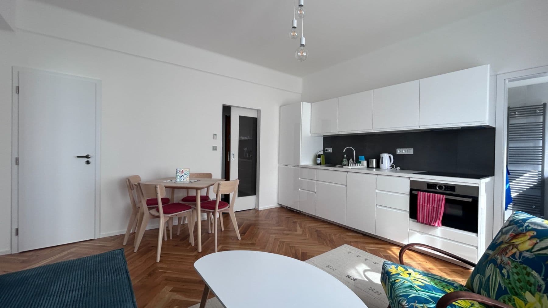 1 bedroom with open-plan kitchen flat to rent, 53 m², Viklefova, Prague, Prague 1 bedroom with open-plan kitchen flat to rent, 53 m², Viklefova, Prague, Prague
