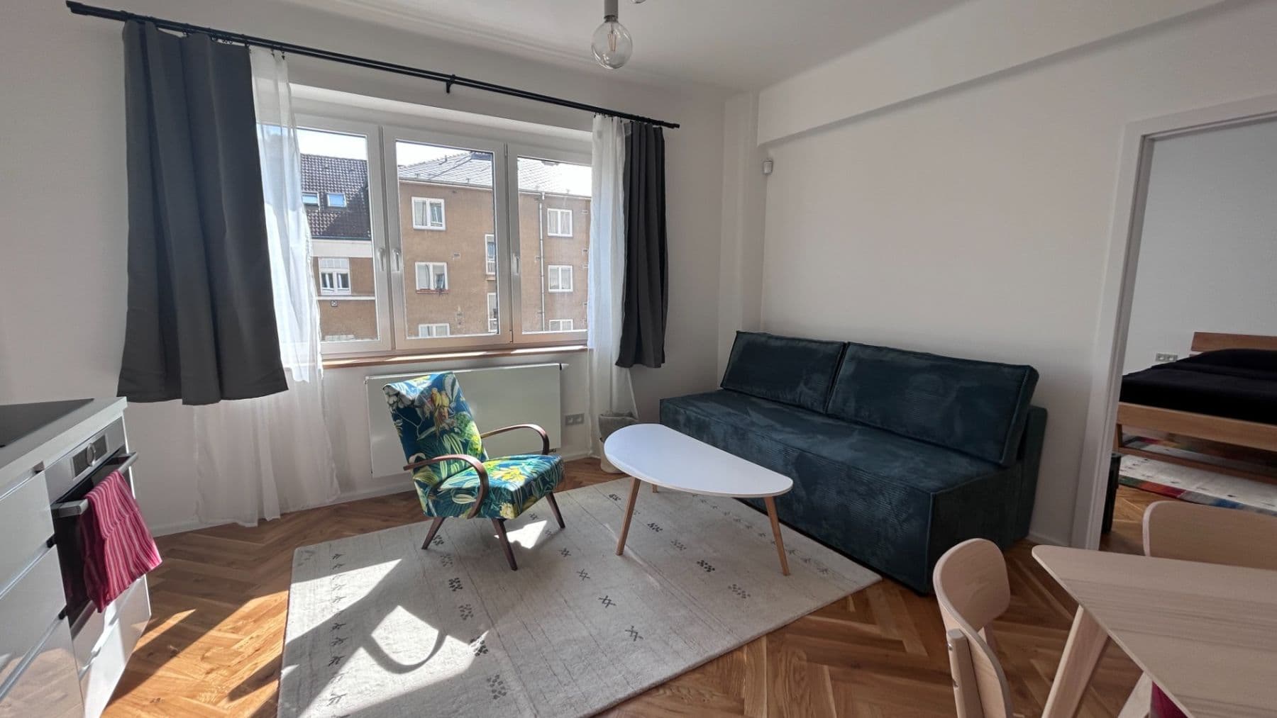 1 bedroom with open-plan kitchen flat to rent, 53 m², Viklefova, Prague, Prague 1 bedroom with open-plan kitchen flat to rent, 53 m², Viklefova, Prague, Prague