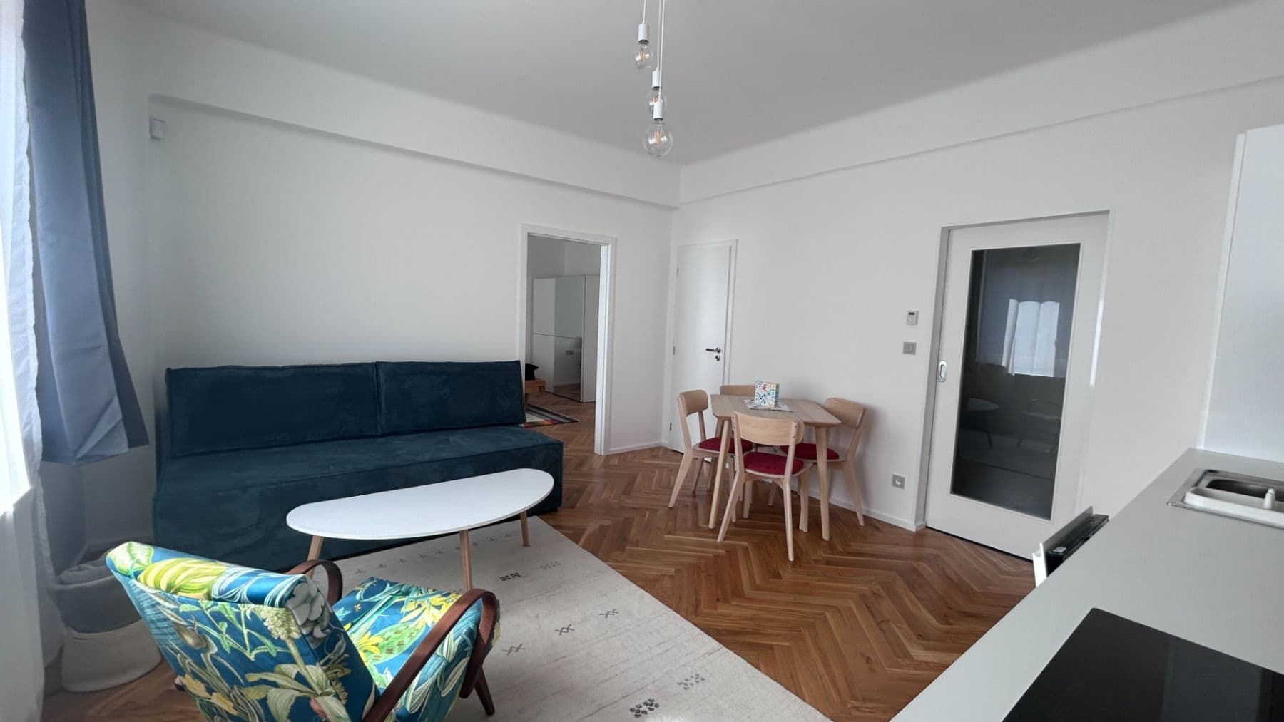 1 bedroom with open-plan kitchen flat to rent, 53 m², Viklefova, Prague, Prague 1 bedroom with open-plan kitchen flat to rent, 53 m², Viklefova, Prague, Prague