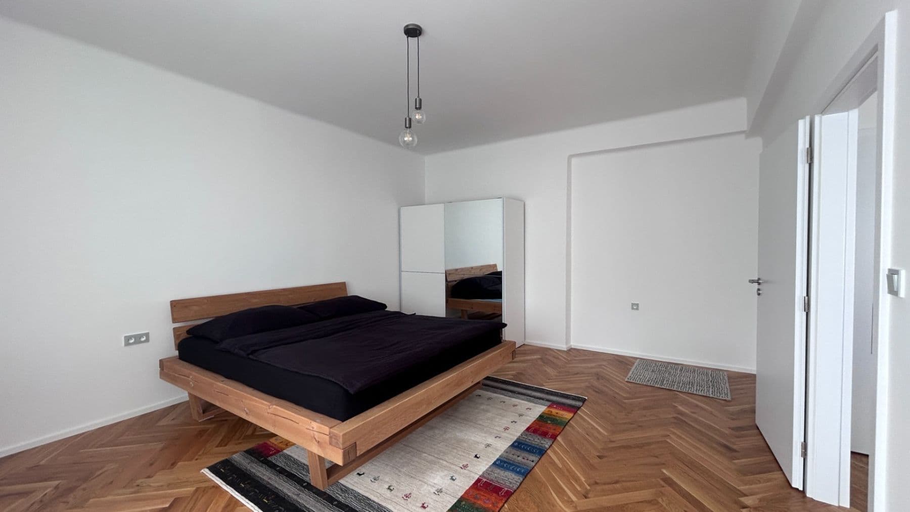 1 bedroom with open-plan kitchen flat to rent, 53 m², Viklefova, Prague, Prague 1 bedroom with open-plan kitchen flat to rent, 53 m², Viklefova, Prague, Prague