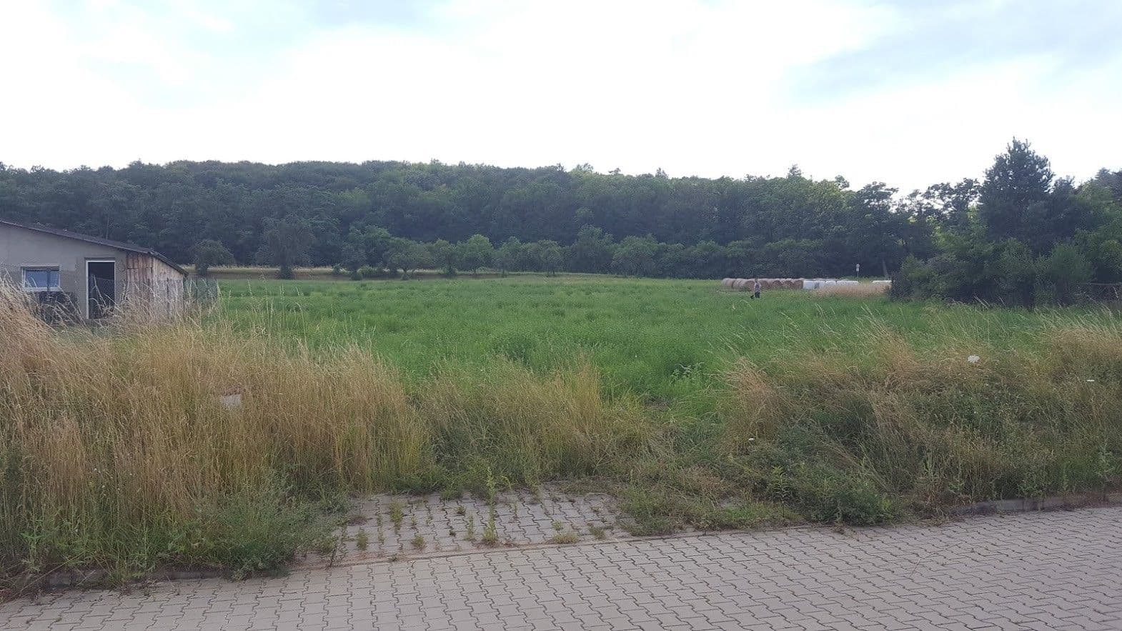 plot for sale, 720 m², Koněprusy, Středočeský Region plot for sale, 720 m², Koněprusy, Středočeský Region