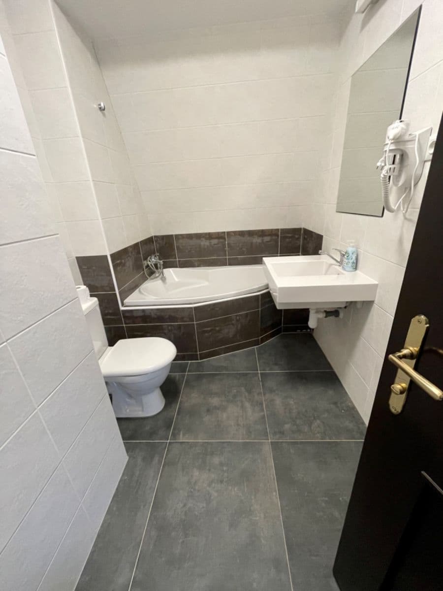 Studio flat to rent, 22 m², Suchdolské náměstí, Prague, Prague Studio flat to rent, 22 m², Suchdolské náměstí, Prague, Prague