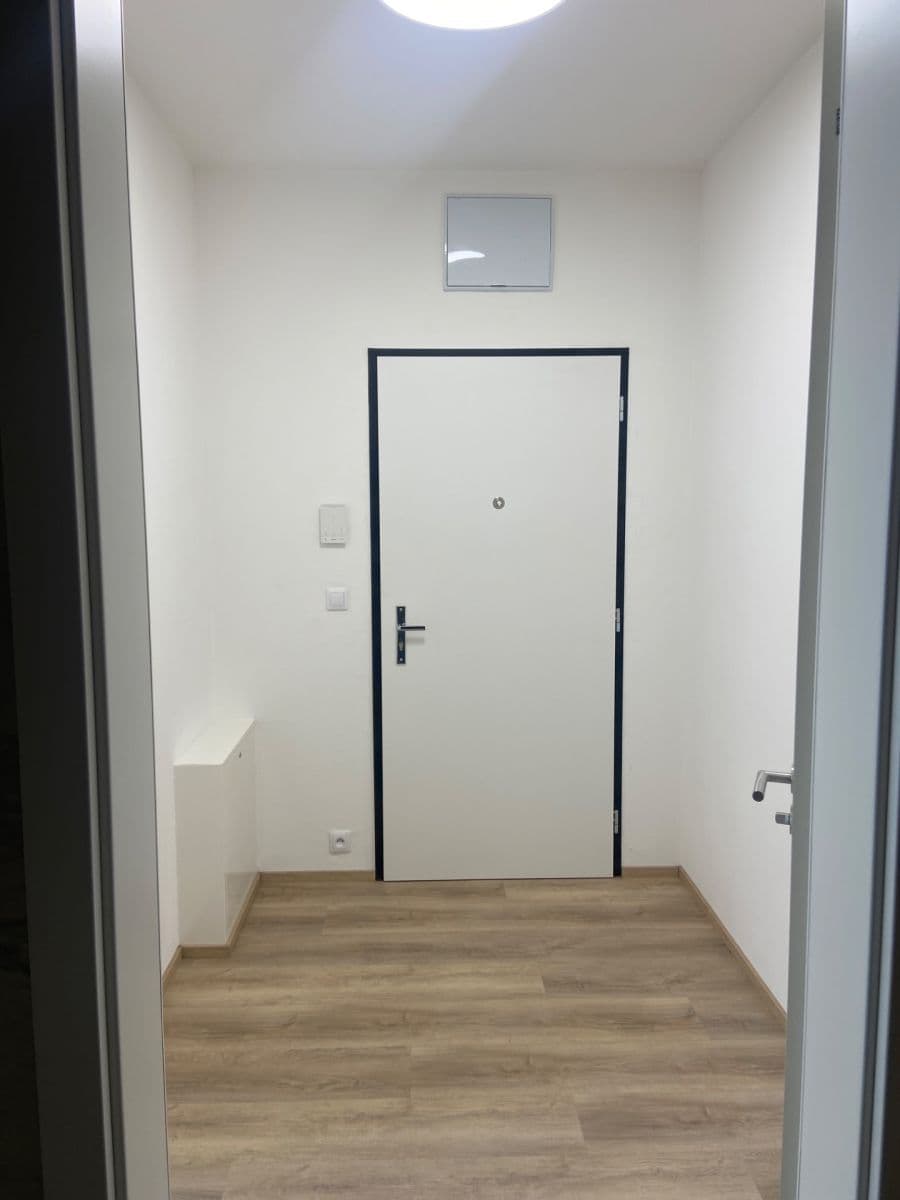 Studio flat to rent, 41 m², Škrochova, Brno, Jihomoravský Region Studio flat to rent, 41 m², Škrochova, Brno, Jihomoravský Region