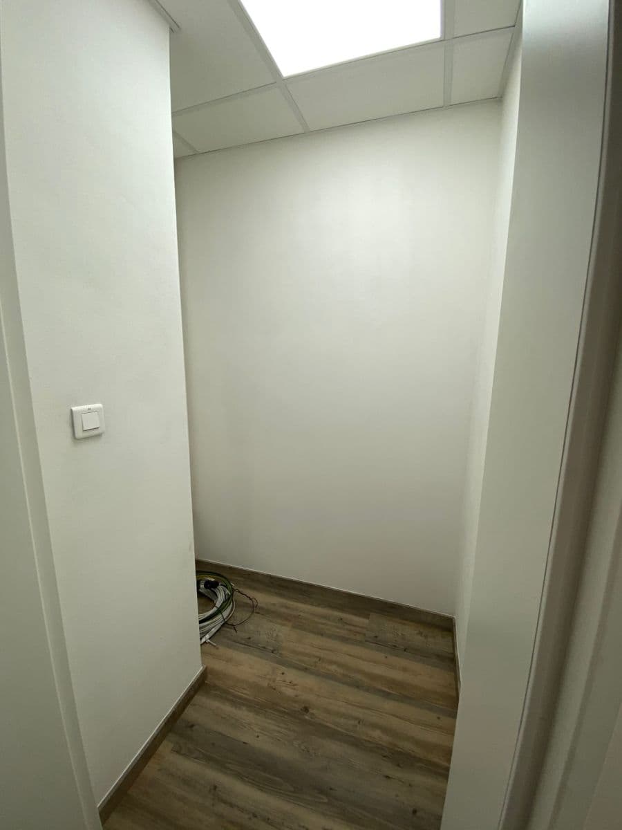 non-residential property to rent, 111 m², Karlínské náměstí, Prague, Prague non-residential property to rent, 111 m², Karlínské náměstí, Prague, Prague