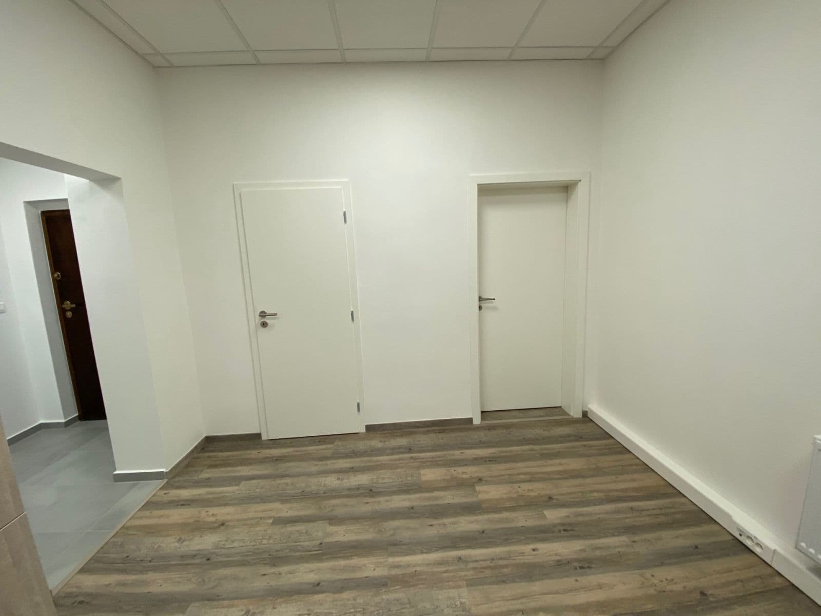 non-residential property to rent, 111 m², Karlínské náměstí, Prague, Prague non-residential property to rent, 111 m², Karlínské náměstí, Prague, Prague