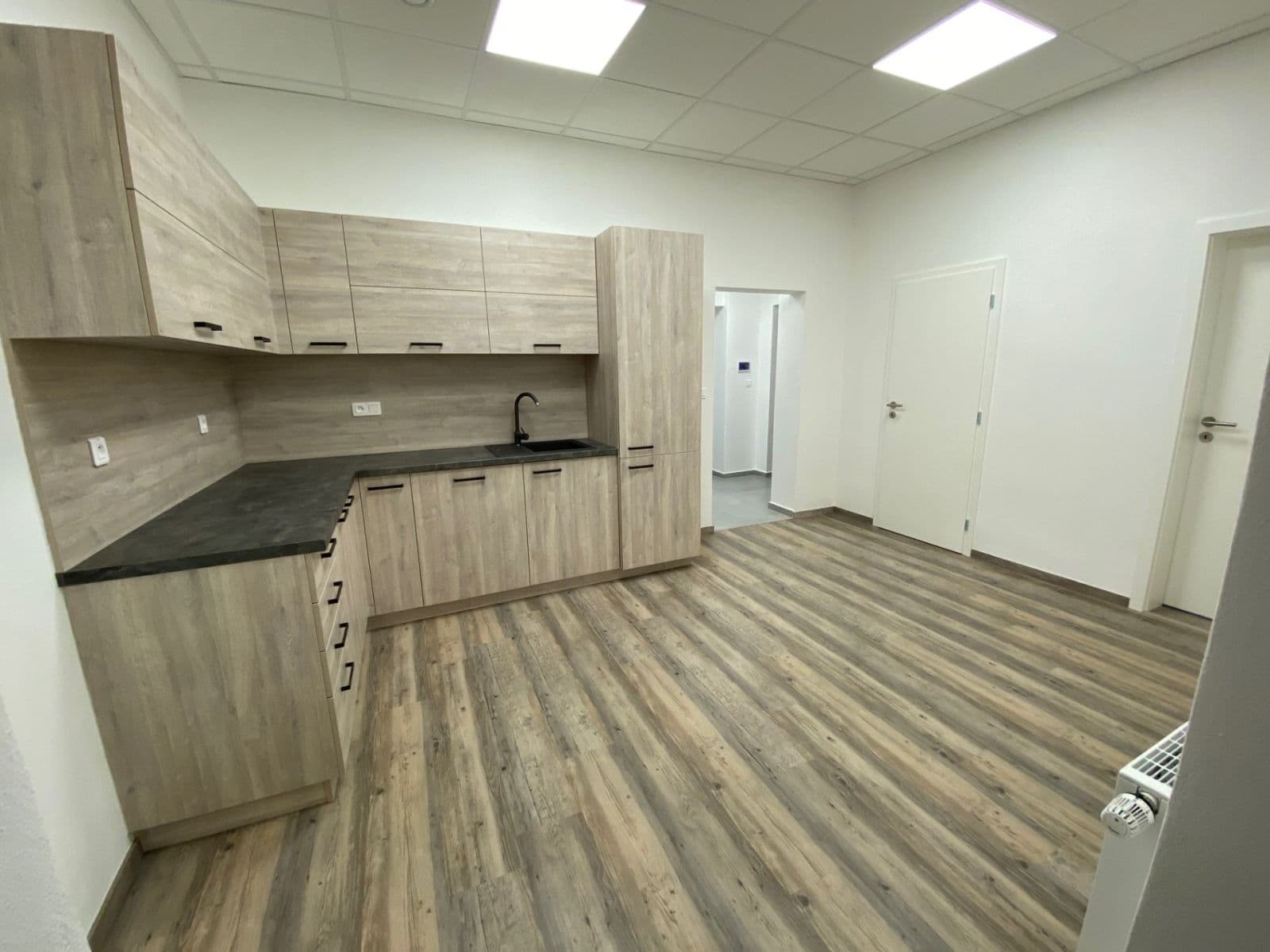 non-residential property to rent, 111 m², Karlínské náměstí, Prague, Prague non-residential property to rent, 111 m², Karlínské náměstí, Prague, Prague