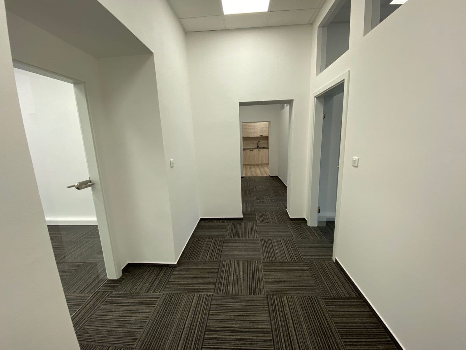 non-residential property to rent, 111 m², Karlínské náměstí, Prague, Prague non-residential property to rent, 111 m², Karlínské náměstí, Prague, Prague