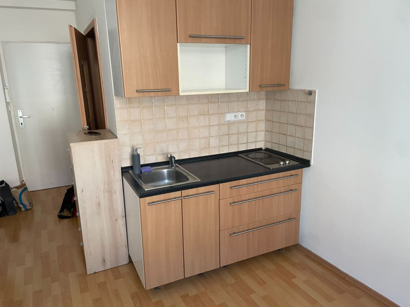 Studio flat to rent, 20 m², Holandská, Prague, Prague Studio flat to rent, 20 m², Holandská, Prague, Prague