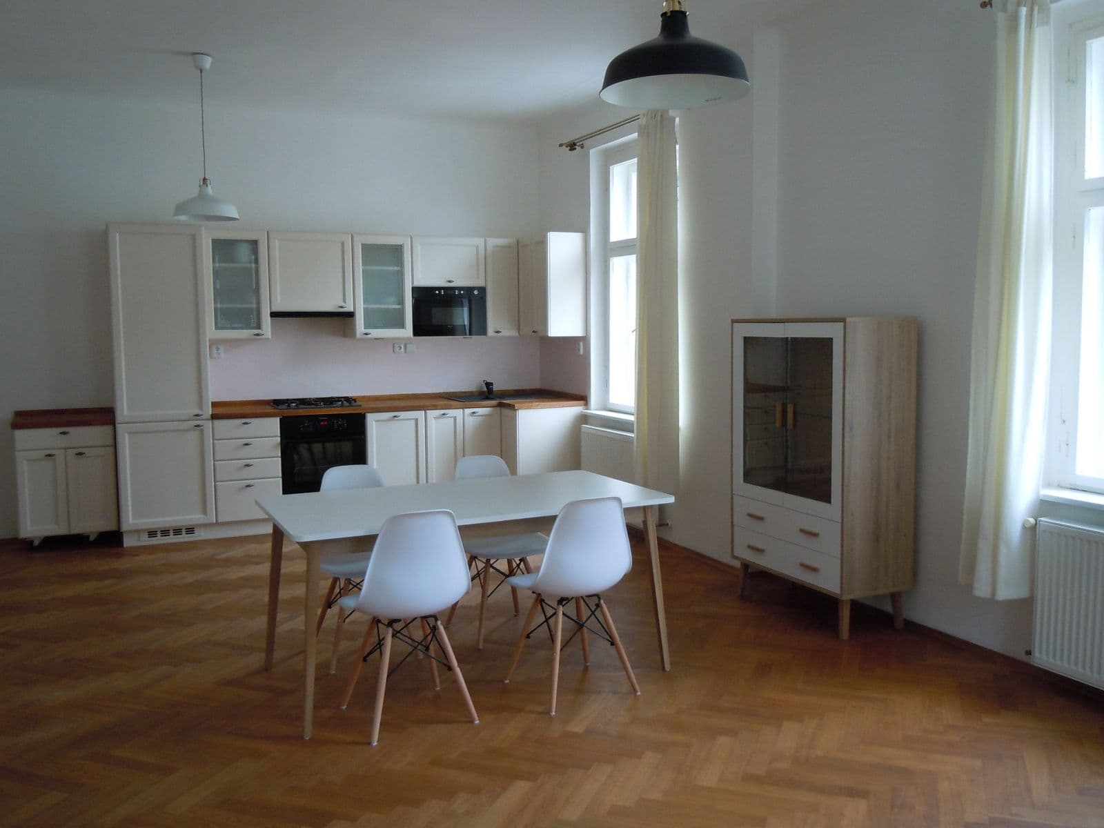 2 bedroom with open-plan kitchen flat to rent, 119 m², Vratislavova, Prague, Prague 2 bedroom with open-plan kitchen flat to rent, 119 m², Vratislavova, Prague, Prague