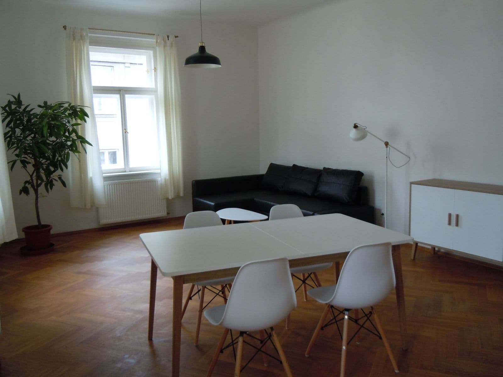 2 bedroom with open-plan kitchen flat to rent, 119 m², Vratislavova, Prague, Prague 2 bedroom with open-plan kitchen flat to rent, 119 m², Vratislavova, Prague, Prague