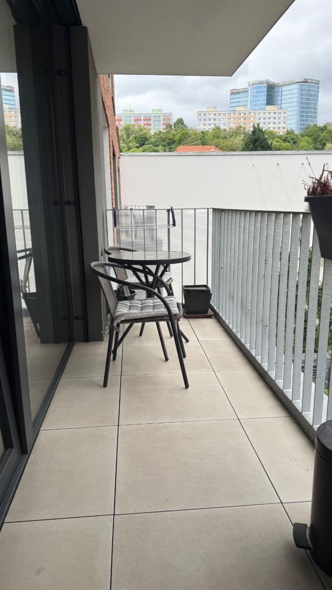 1 bedroom with open-plan kitchen flat to rent, 62 m², Michelská, Prague, Prague 1 bedroom with open-plan kitchen flat to rent, 62 m², Michelská, Prague, Prague