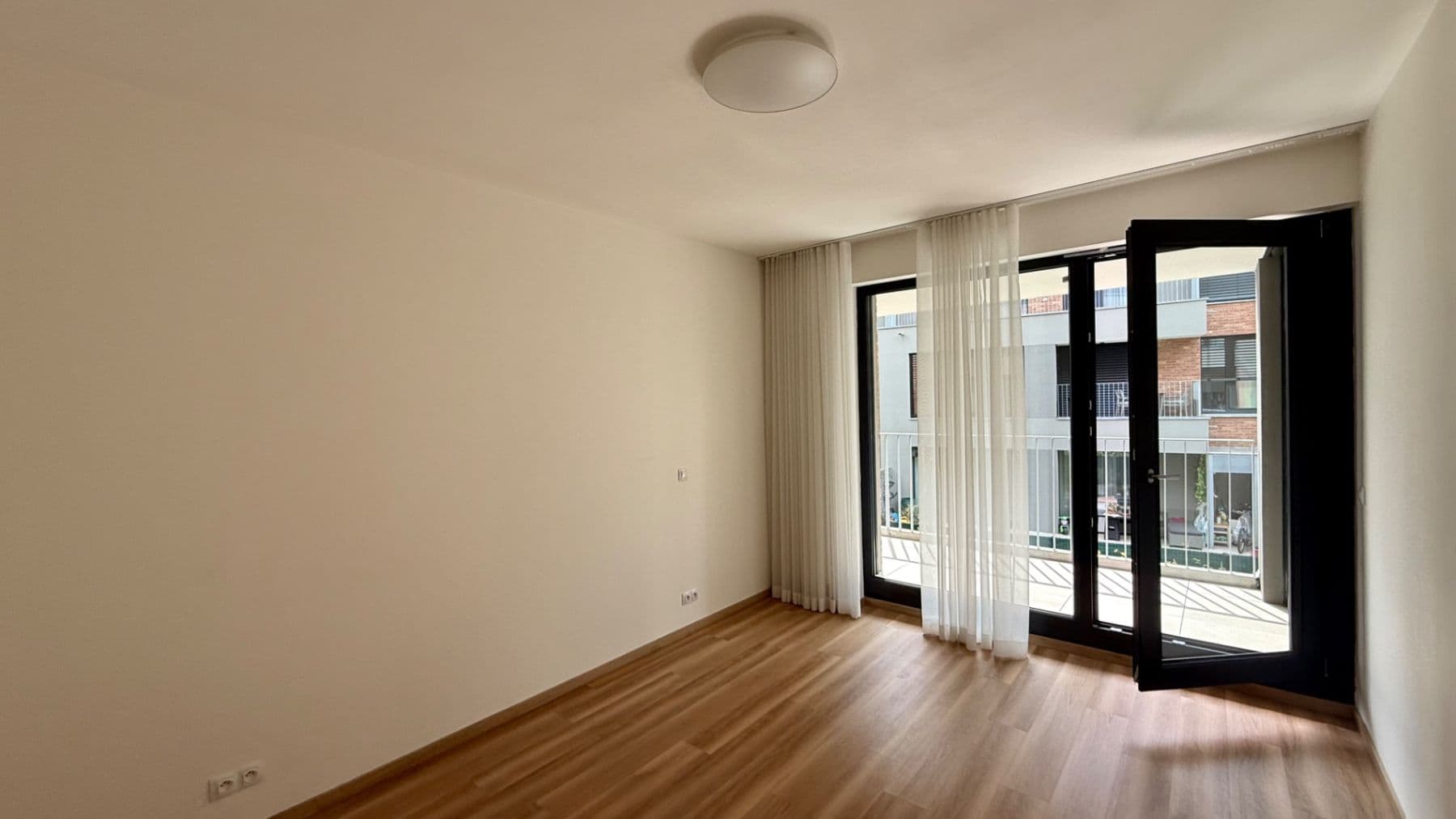 1 bedroom with open-plan kitchen flat to rent, 62 m², Michelská, Prague, Prague 1 bedroom with open-plan kitchen flat to rent, 62 m², Michelská, Prague, Prague