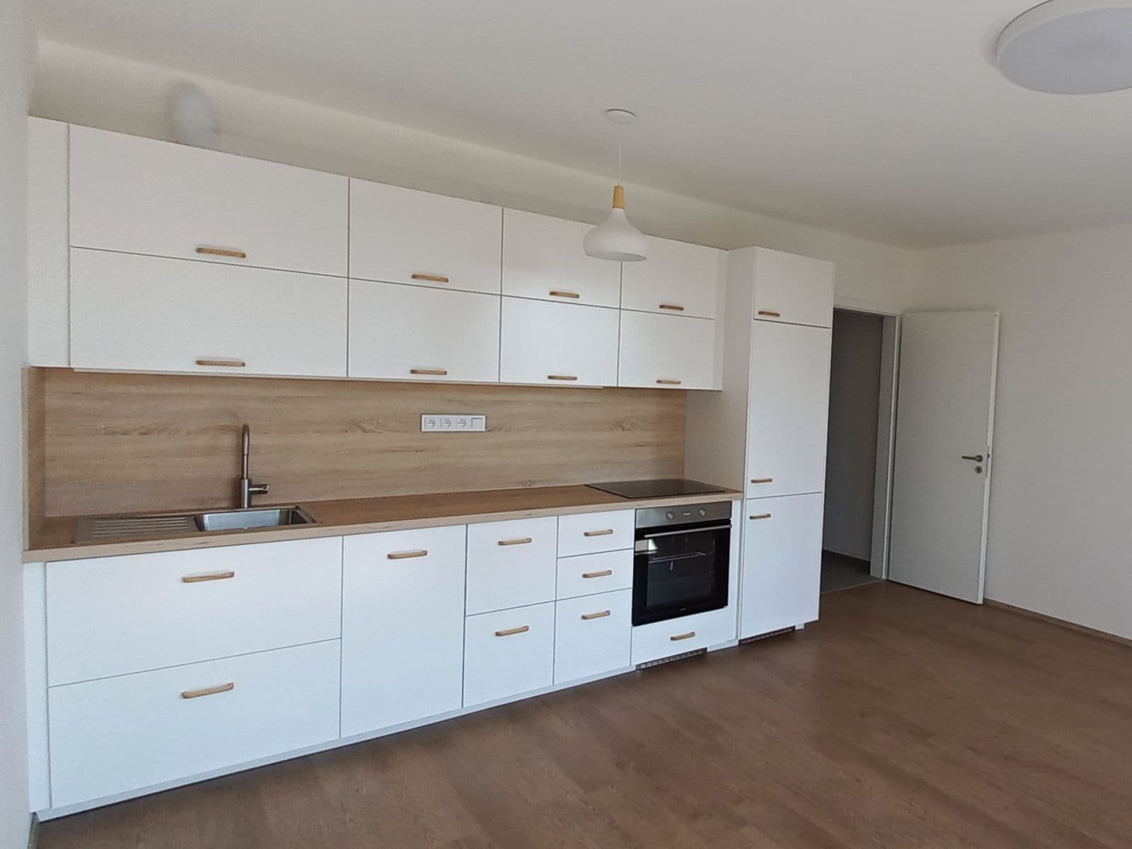 1 bedroom with open-plan kitchen flat to rent, 53 m², Huppnerova, Prague, Prague 1 bedroom with open-plan kitchen flat to rent, 53 m², Huppnerova, Prague, Prague