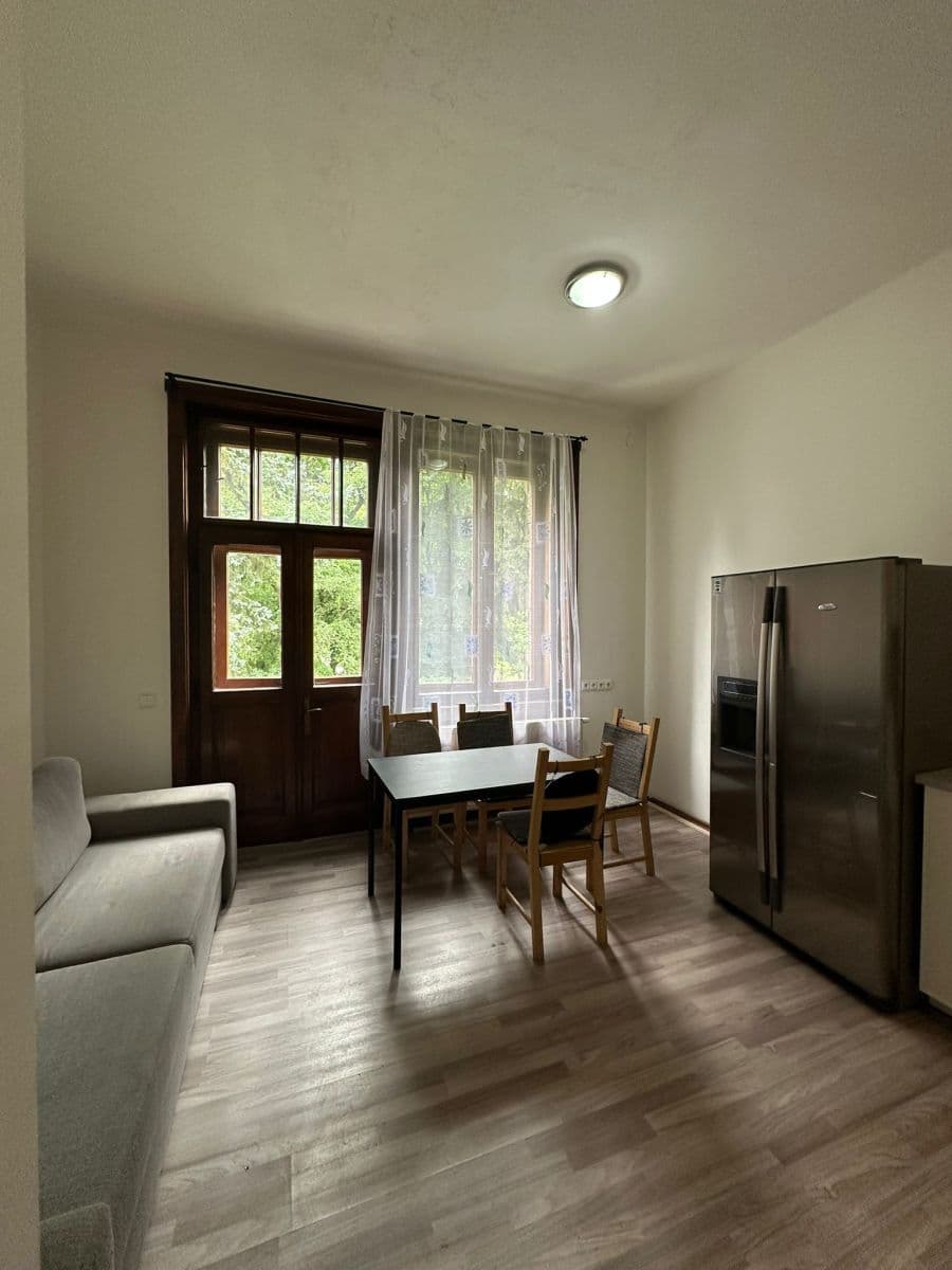 flat to rent, 78 m², náměstí Tomáše Garrigue Masaryka, Poděbrady, Středočeský Region flat to rent, 78 m², náměstí Tomáše Garrigue Masaryka, Poděbrady, Středočeský Region