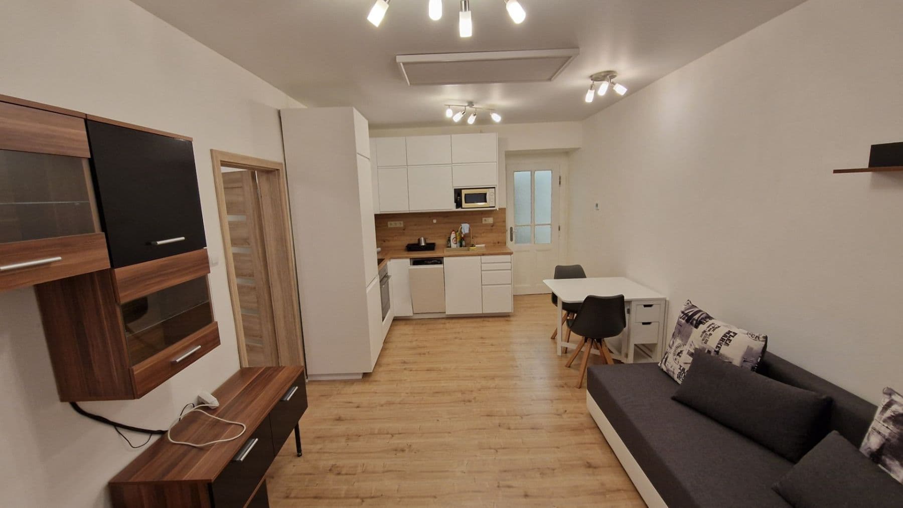 1 bedroom with open-plan kitchen flat to rent, 45 m², U Libeňského pivovaru, Prague, Prague 1 bedroom with open-plan kitchen flat to rent, 45 m², U Libeňského pivovaru, Prague, Prague