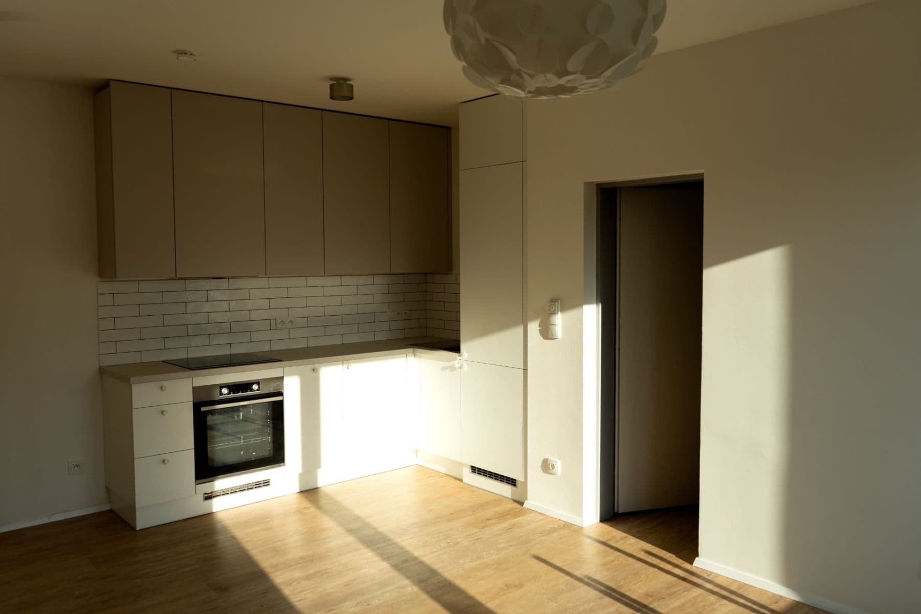 1 bedroom with open-plan kitchen flat to rent, 35 m², Karlovarská, Prague, Prague 1 bedroom with open-plan kitchen flat to rent, 35 m², Karlovarská, Prague, Prague