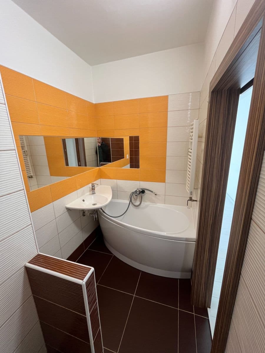 1 bedroom with open-plan kitchen flat to rent, 55 m², Václava Řezáče, Klášterec nad Ohří, Ústecký Region 1 bedroom with open-plan kitchen flat to rent, 55 m², Václava Řezáče, Klášterec nad Ohří, Ústecký Region