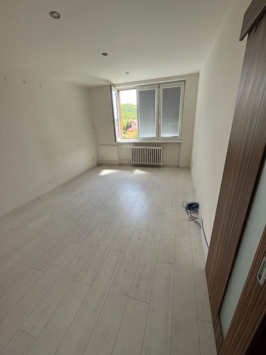 1 bedroom with open-plan kitchen flat to rent, 55 m², Václava Řezáče, Klášterec nad Ohří, Ústecký Region 1 bedroom with open-plan kitchen flat to rent, 55 m², Václava Řezáče, Klášterec nad Ohří, Ústecký Region