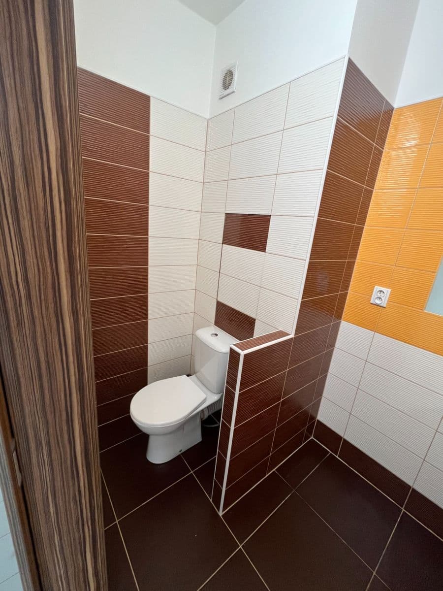 1 bedroom with open-plan kitchen flat to rent, 55 m², Václava Řezáče, Klášterec nad Ohří, Ústecký Region 1 bedroom with open-plan kitchen flat to rent, 55 m², Václava Řezáče, Klášterec nad Ohří, Ústecký Region