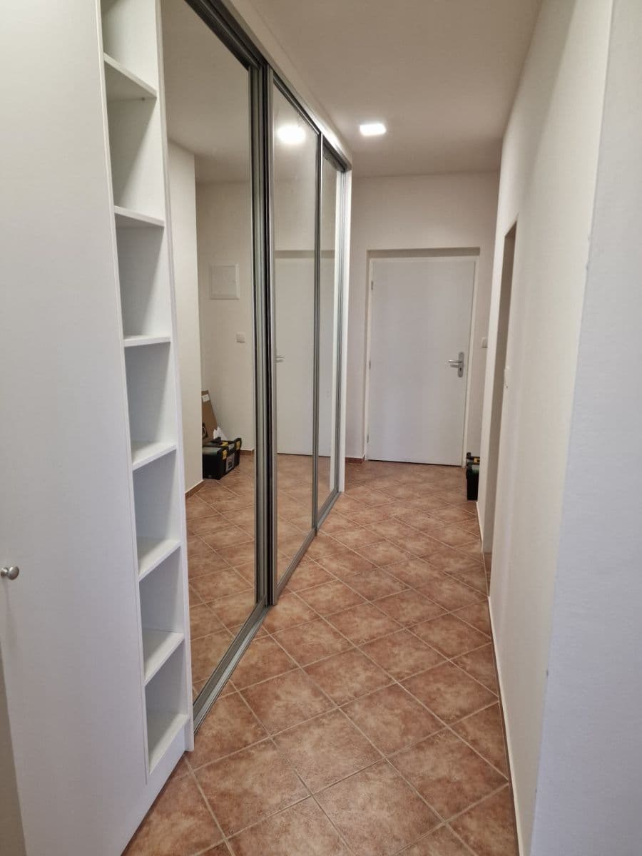 1 bedroom with open-plan kitchen flat to rent, 51 m², Lesní, Holubice, Středočeský Region 1 bedroom with open-plan kitchen flat to rent, 51 m², Lesní, Holubice, Středočeský Region