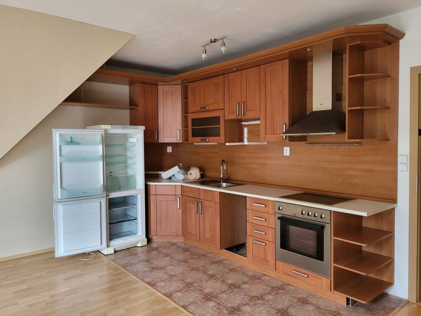 Studio flat to rent, 35 m², K Šátalce, Jesenice, Středočeský Region Studio flat to rent, 35 m², K Šátalce, Jesenice, Středočeský Region