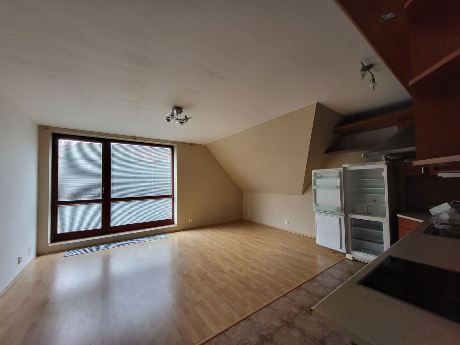 Studio flat to rent, 35 m², K Šátalce, Jesenice, Středočeský Region Studio flat to rent, 35 m², K Šátalce, Jesenice, Středočeský Region