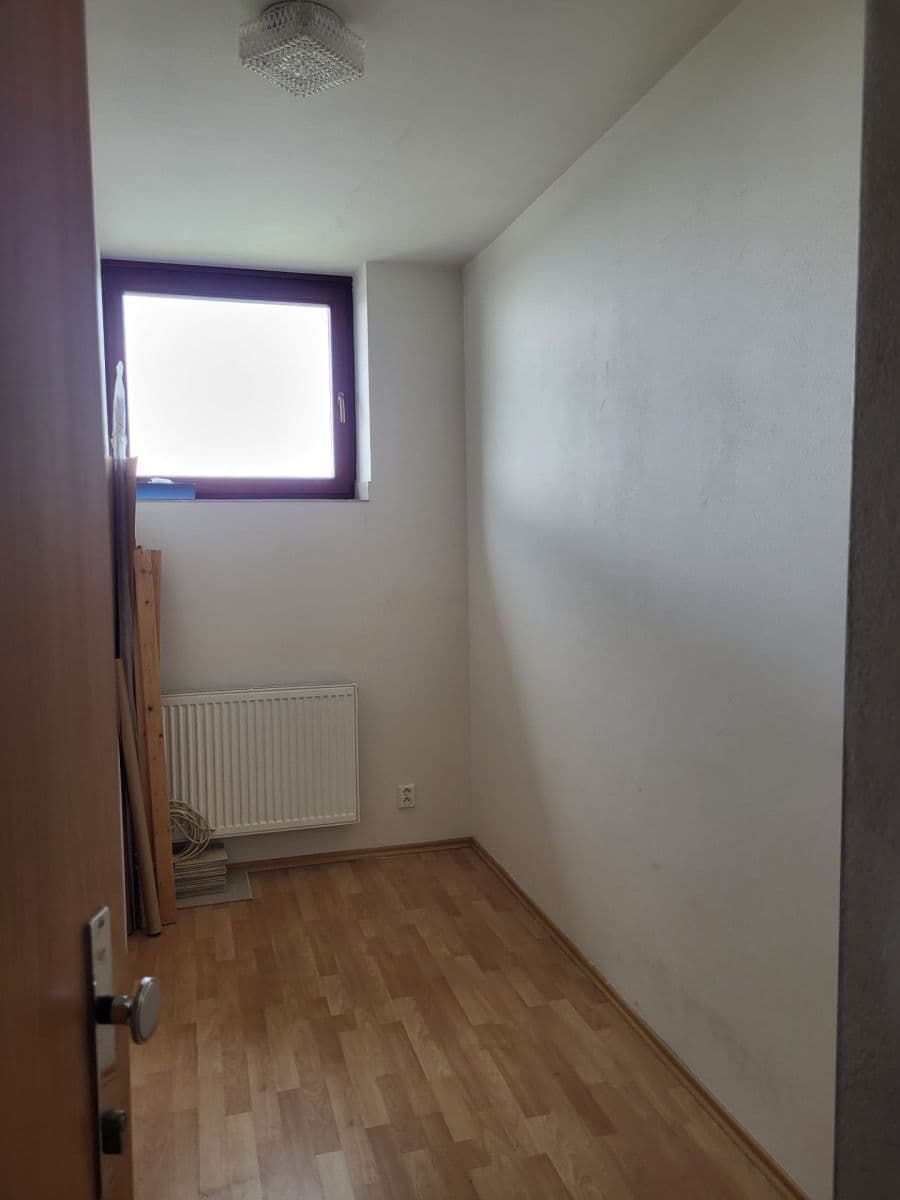 Studio flat to rent, 35 m², K Šátalce, Jesenice, Středočeský Region Studio flat to rent, 35 m², K Šátalce, Jesenice, Středočeský Region