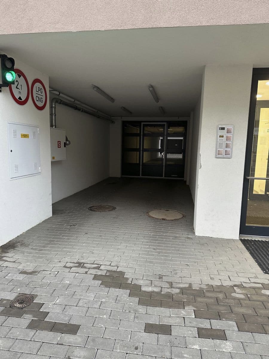 garage to rent, 15 m², Křenová, Brno, Jihomoravský Region garage to rent, 15 m², Křenová, Brno, Jihomoravský Region