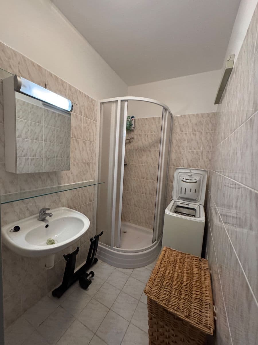 1 bedroom with open-plan kitchen flat to rent, 43 m², Steinerova, Prague, Prague 1 bedroom with open-plan kitchen flat to rent, 43 m², Steinerova, Prague, Prague