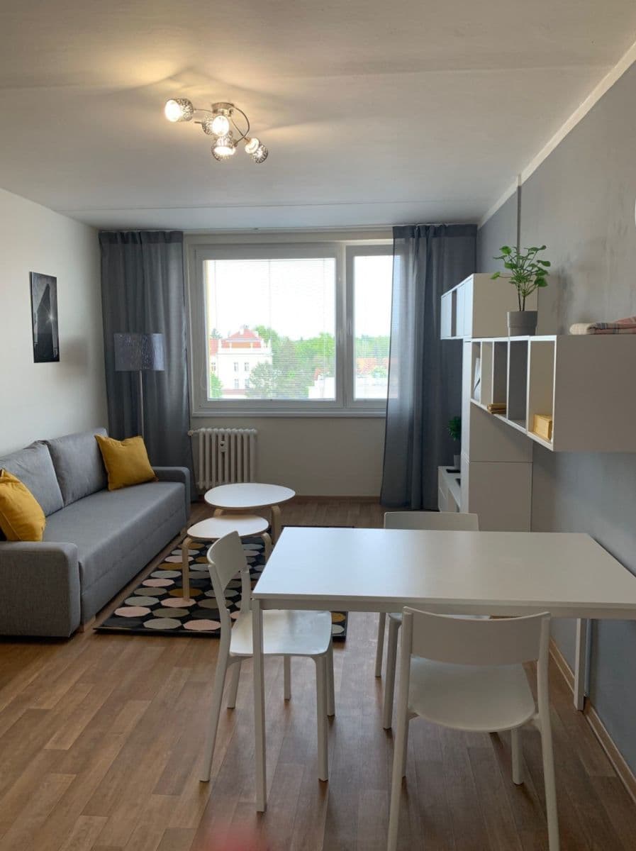 1 bedroom with open-plan kitchen flat to rent, 43 m², Dr. Horákové, Poděbrady, Středočeský Region 1 bedroom with open-plan kitchen flat to rent, 43 m², Dr. Horákové, Poděbrady, Středočeský Region