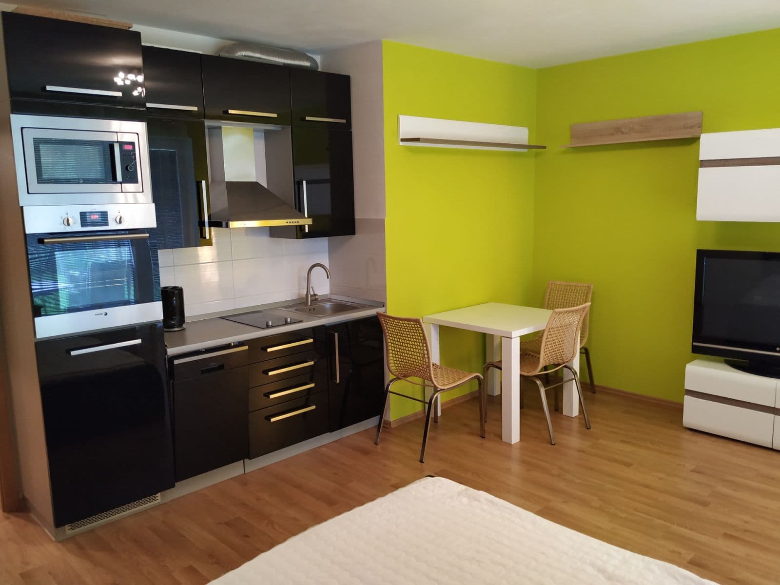 Studio flat to rent, 31 m², Žitná, Hostivice, Středočeský Region Studio flat to rent, 31 m², Žitná, Hostivice, Středočeský Region