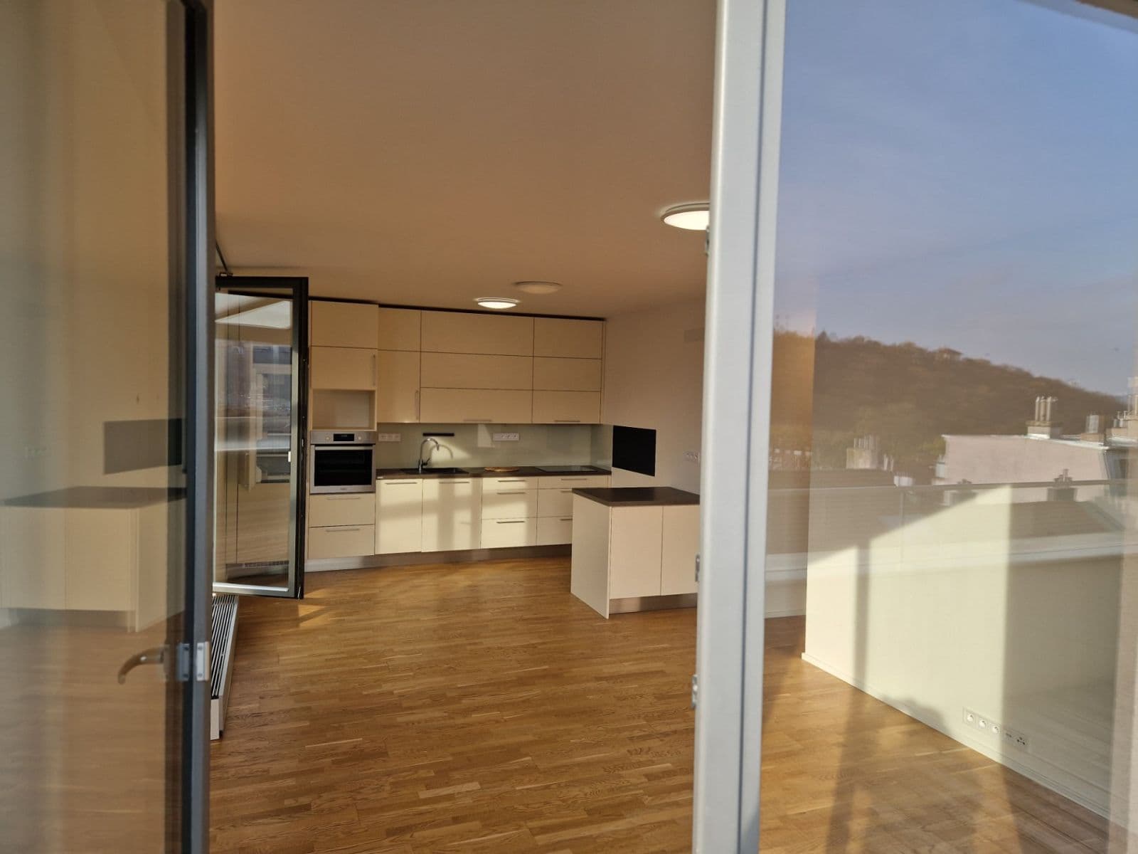 1 bedroom with open-plan kitchen flat to rent, 54 m², Holečkova, Prague, Prague 1 bedroom with open-plan kitchen flat to rent, 54 m², Holečkova, Prague, Prague
