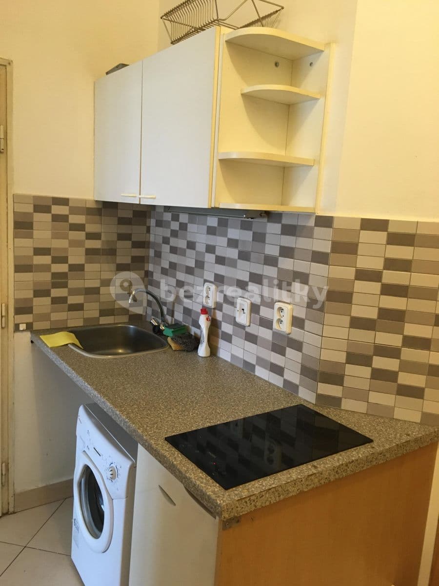 Studio flat to rent, 32 m², U Pernštejnských, Prague, Prague Studio flat to rent, 32 m², U Pernštejnských, Prague, Prague