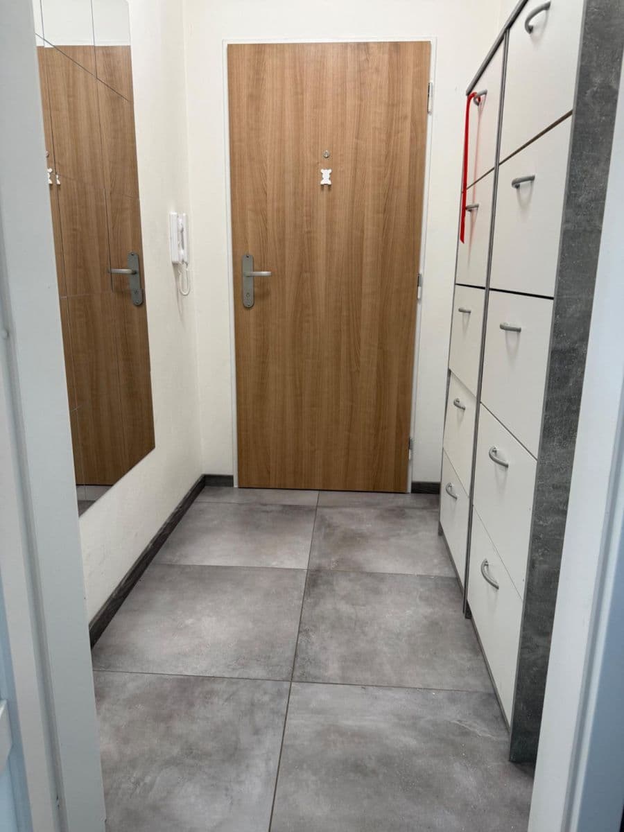 Studio flat to rent, 32 m², Hřbitovní, Libčice nad Vltavou, Středočeský Region Studio flat to rent, 32 m², Hřbitovní, Libčice nad Vltavou, Středočeský Region