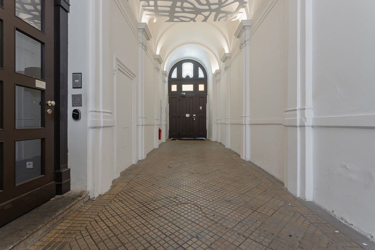 1 bedroom with open-plan kitchen flat to rent, 60 m², Staropramenná, Prague, Prague 1 bedroom with open-plan kitchen flat to rent, 60 m², Staropramenná, Prague, Prague