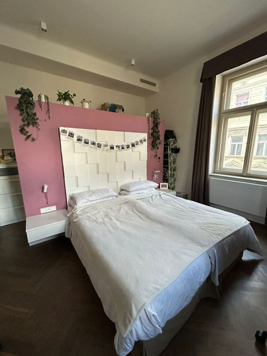 1 bedroom with open-plan kitchen flat to rent, 60 m², Staropramenná, Prague, Prague 1 bedroom with open-plan kitchen flat to rent, 60 m², Staropramenná, Prague, Prague