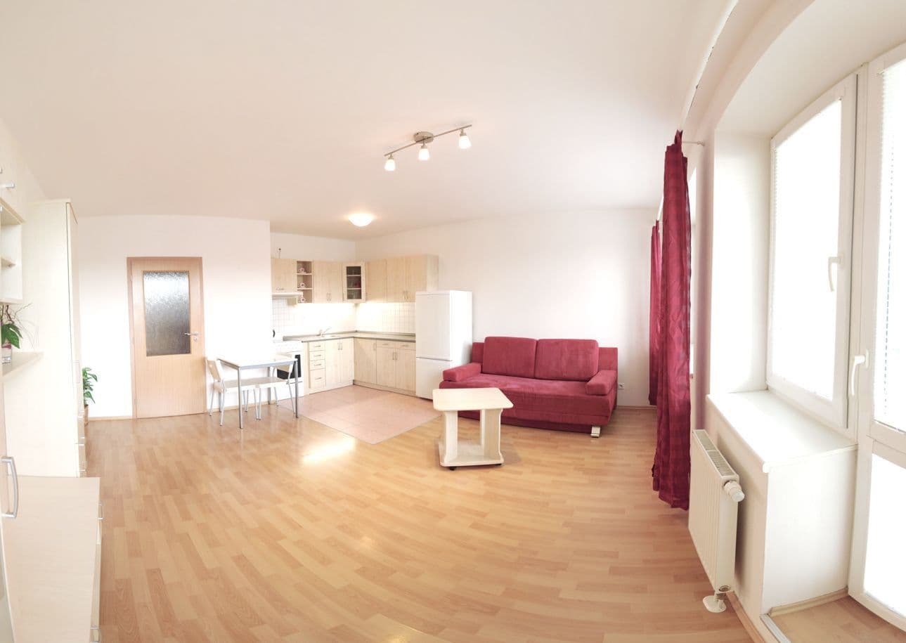 Studio flat to rent, 37 m², Boloňská, Prague, Prague Studio flat to rent, 37 m², Boloňská, Prague, Prague