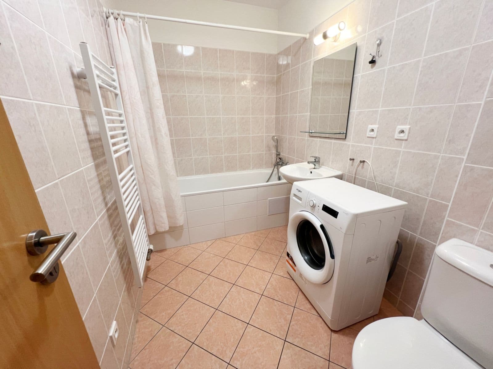 Studio flat to rent, 37 m², Boloňská, Prague, Prague Studio flat to rent, 37 m², Boloňská, Prague, Prague
