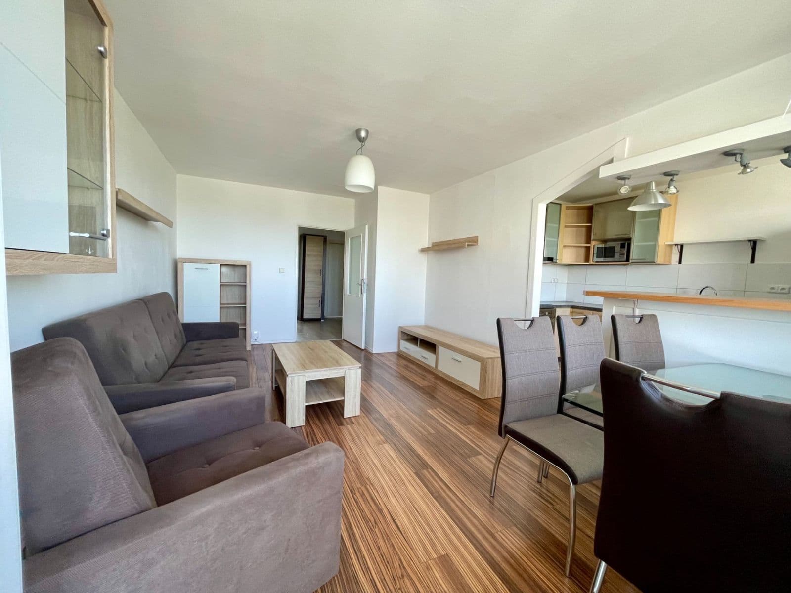 2 bedroom with open-plan kitchen flat to rent, 80 m², Na Chobotě, Prague, Prague 2 bedroom with open-plan kitchen flat to rent, 80 m², Na Chobotě, Prague, Prague
