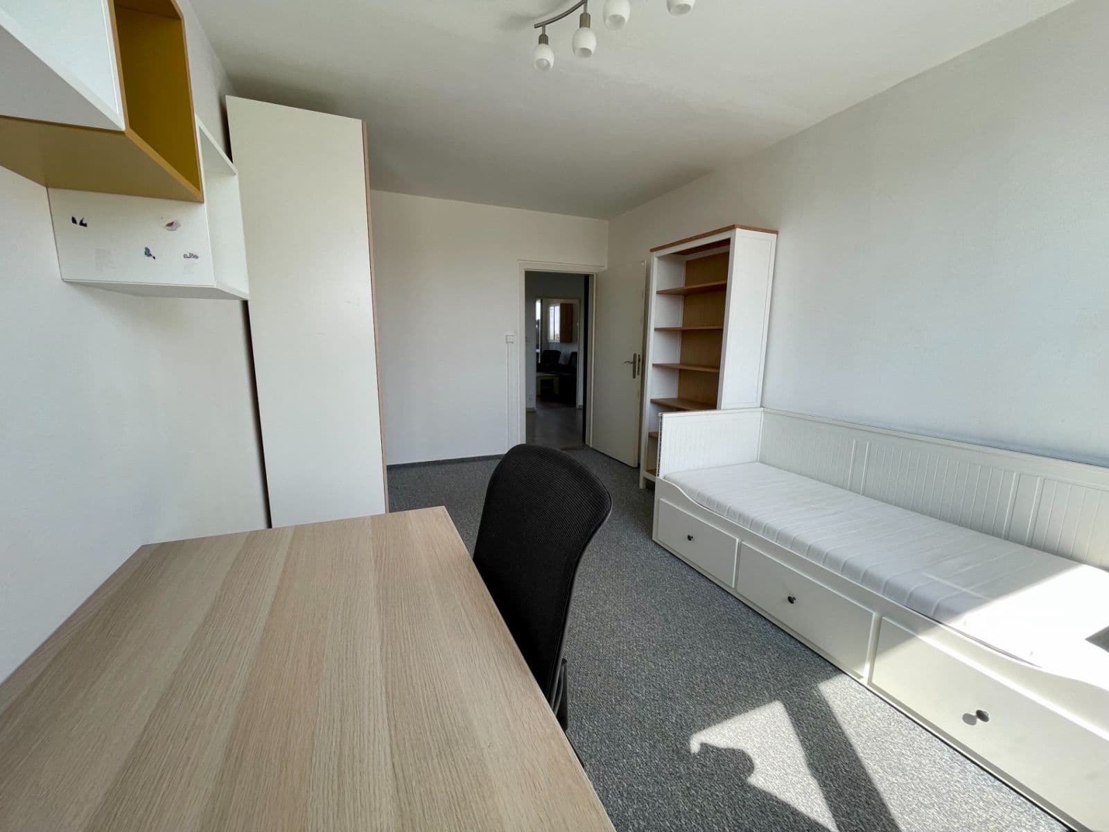 2 bedroom with open-plan kitchen flat to rent, 80 m², Na Chobotě, Prague, Prague 2 bedroom with open-plan kitchen flat to rent, 80 m², Na Chobotě, Prague, Prague