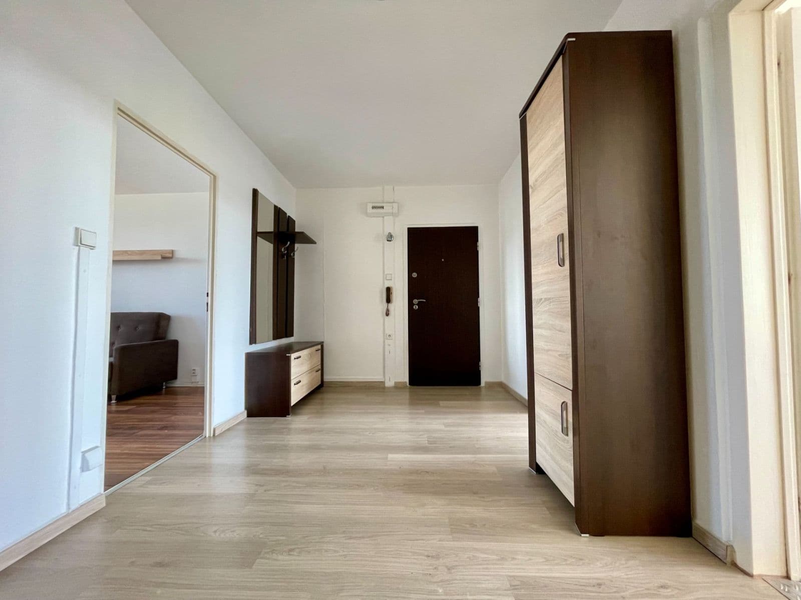 2 bedroom with open-plan kitchen flat to rent, 80 m², Na Chobotě, Prague, Prague 2 bedroom with open-plan kitchen flat to rent, 80 m², Na Chobotě, Prague, Prague