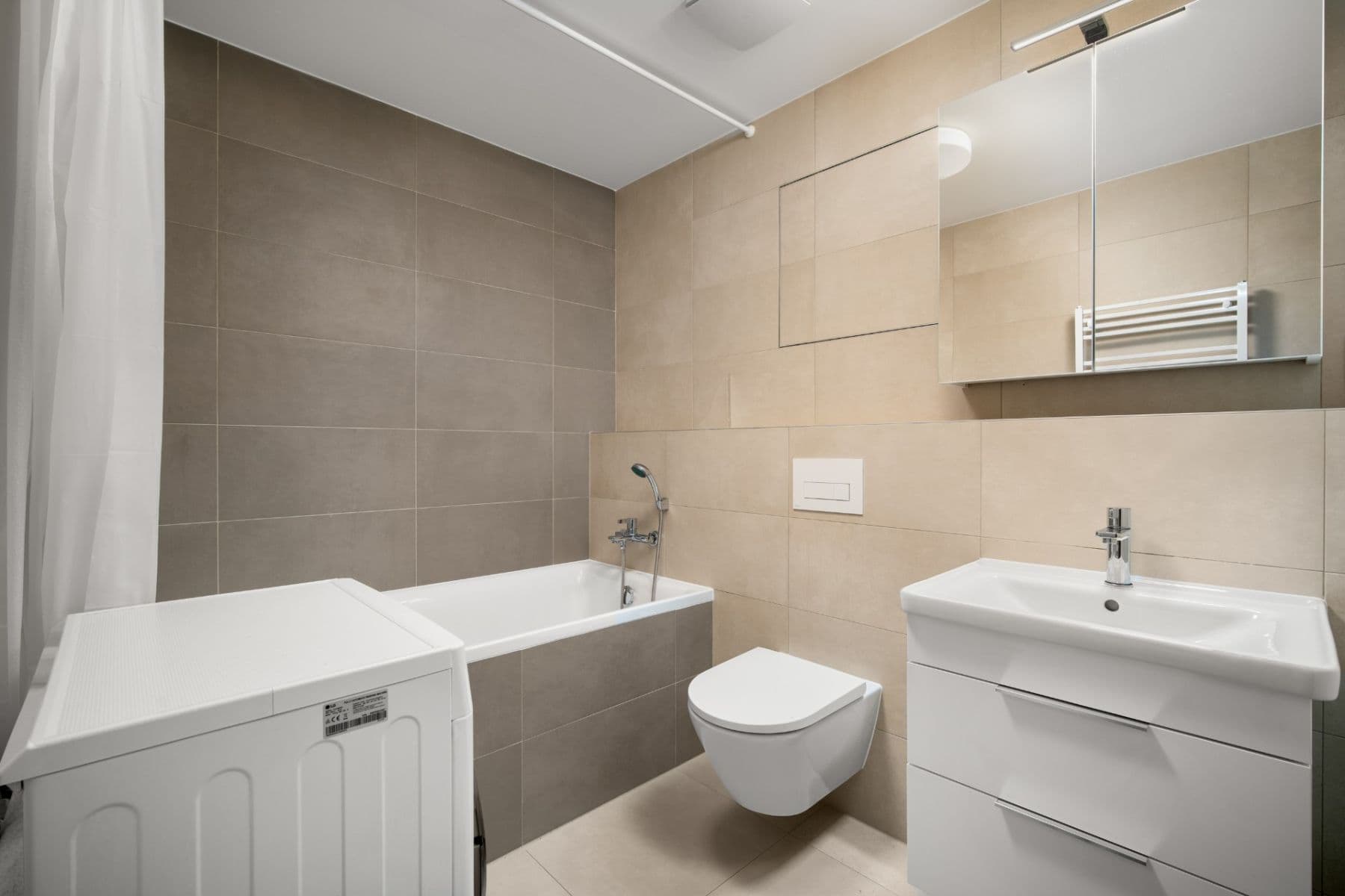 Studio flat to rent, 44 m², třída Generála Píky, Brno, Jihomoravský Region Studio flat to rent, 44 m², třída Generála Píky, Brno, Jihomoravský Region