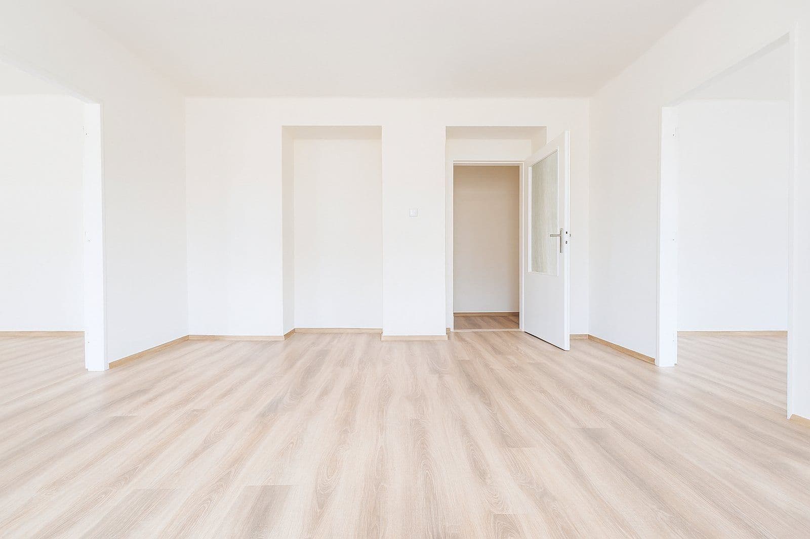 4 bedroom flat to rent, 85 m², Obránců míru, Havířov, Moravskoslezský Region 4 bedroom flat to rent, 85 m², Obránců míru, Havířov, Moravskoslezský Region