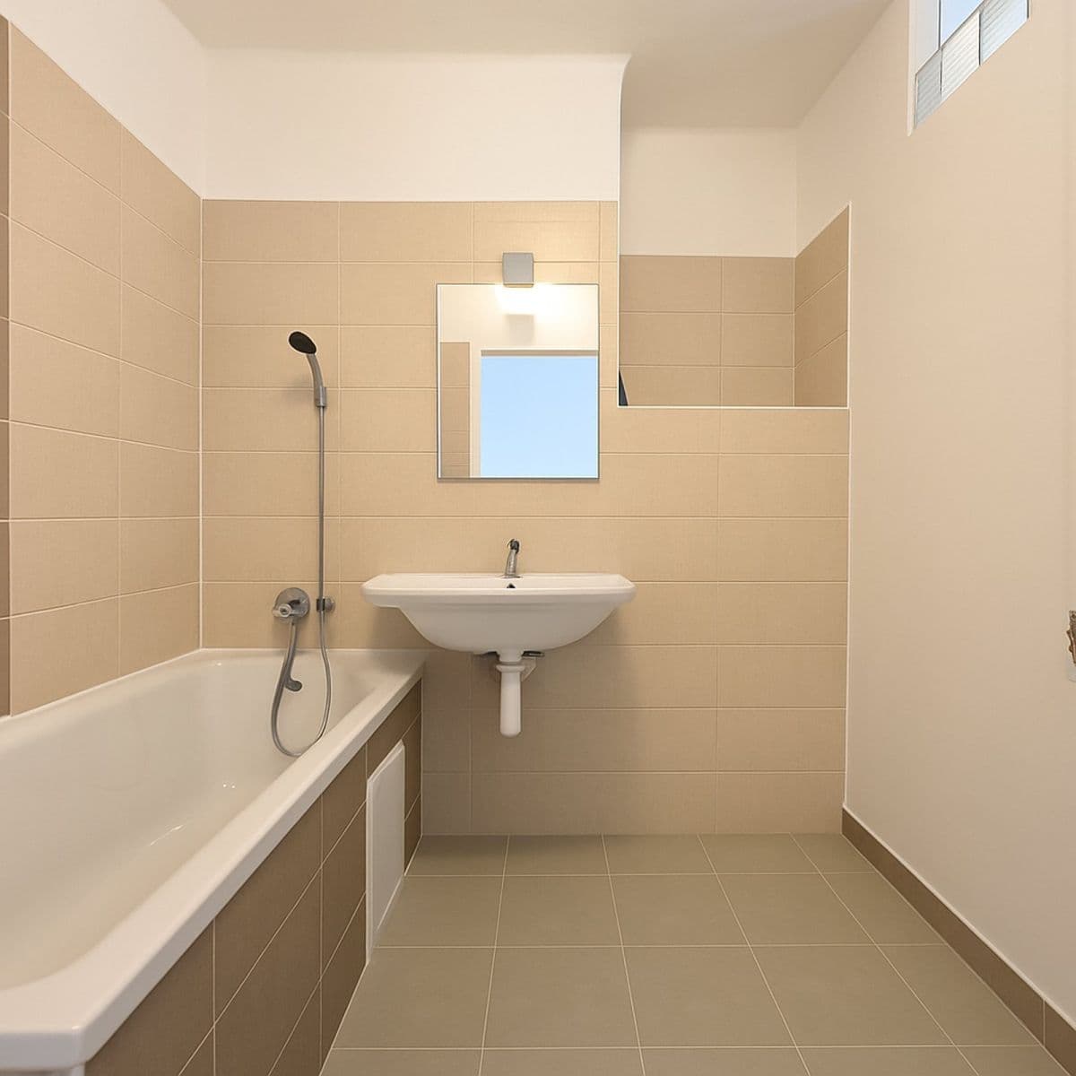 4 bedroom flat to rent, 85 m², Obránců míru, Havířov, Moravskoslezský Region 4 bedroom flat to rent, 85 m², Obránců míru, Havířov, Moravskoslezský Region