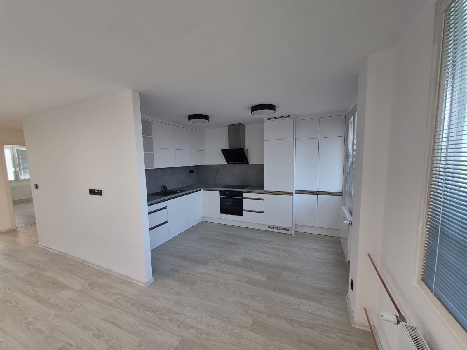 2 bedroom with open-plan kitchen flat to rent, 70 m², Zárybská, Prague, Prague 2 bedroom with open-plan kitchen flat to rent, 70 m², Zárybská, Prague, Prague