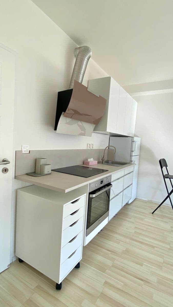 Studio flat to rent, 32 m², Přadlácká, Brno, Jihomoravský Region Studio flat to rent, 32 m², Přadlácká, Brno, Jihomoravský Region