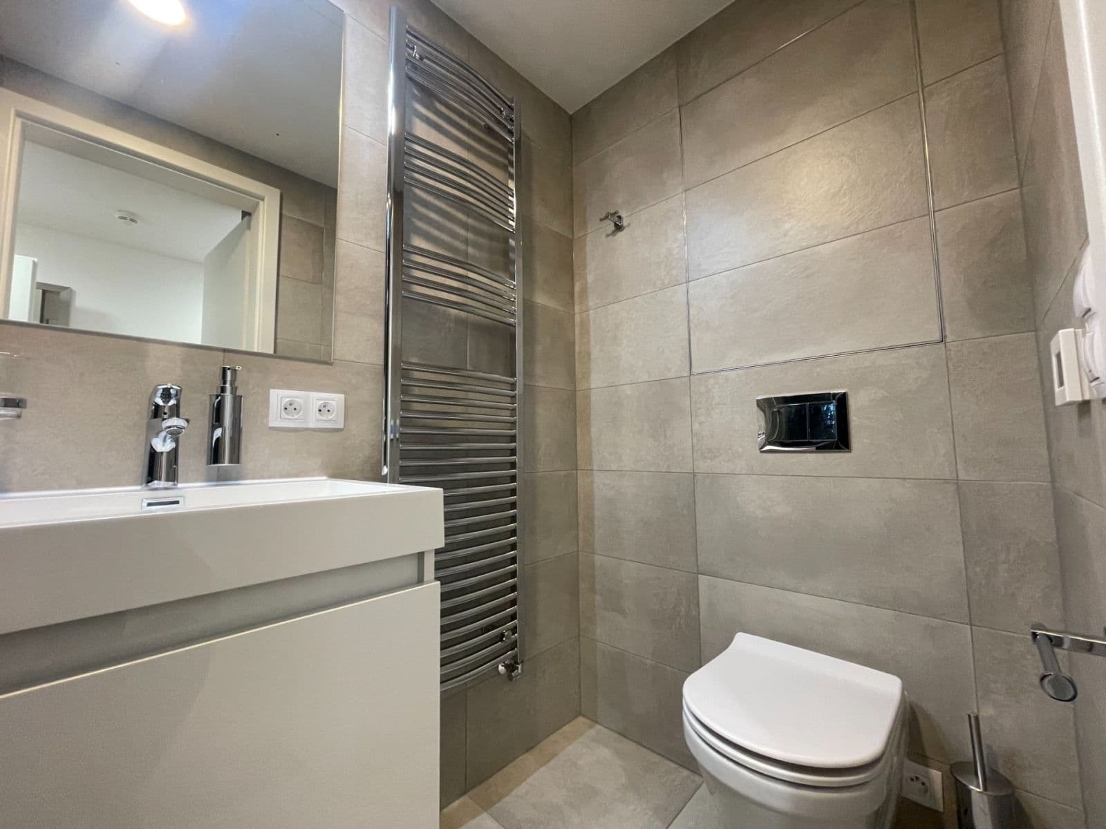 Studio flat to rent, 27 m², Mukařovského, Prague, Prague Studio flat to rent, 27 m², Mukařovského, Prague, Prague