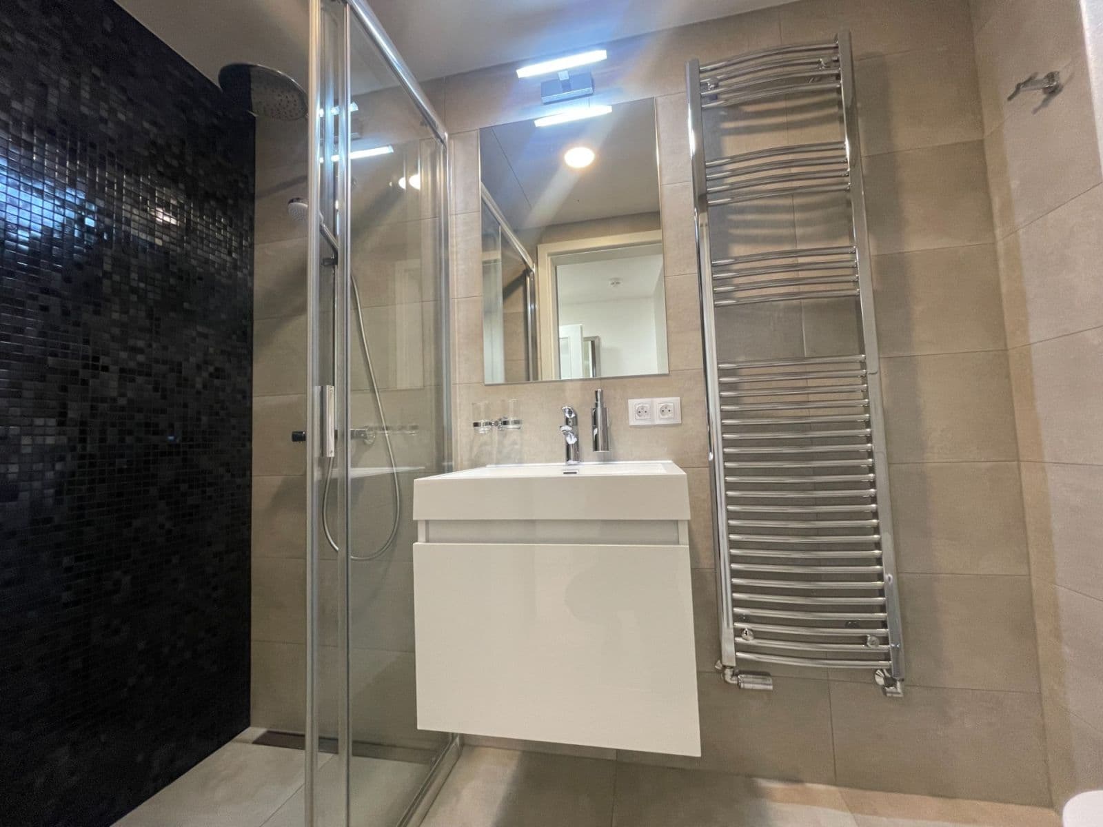 Studio flat to rent, 27 m², Mukařovského, Prague, Prague Studio flat to rent, 27 m², Mukařovského, Prague, Prague