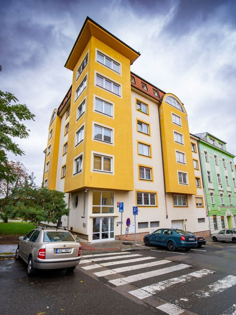 1 bedroom with open-plan kitchen flat to rent, 55 m², Braunerova, Prague, Prague 1 bedroom with open-plan kitchen flat to rent, 55 m², Braunerova, Prague, Prague