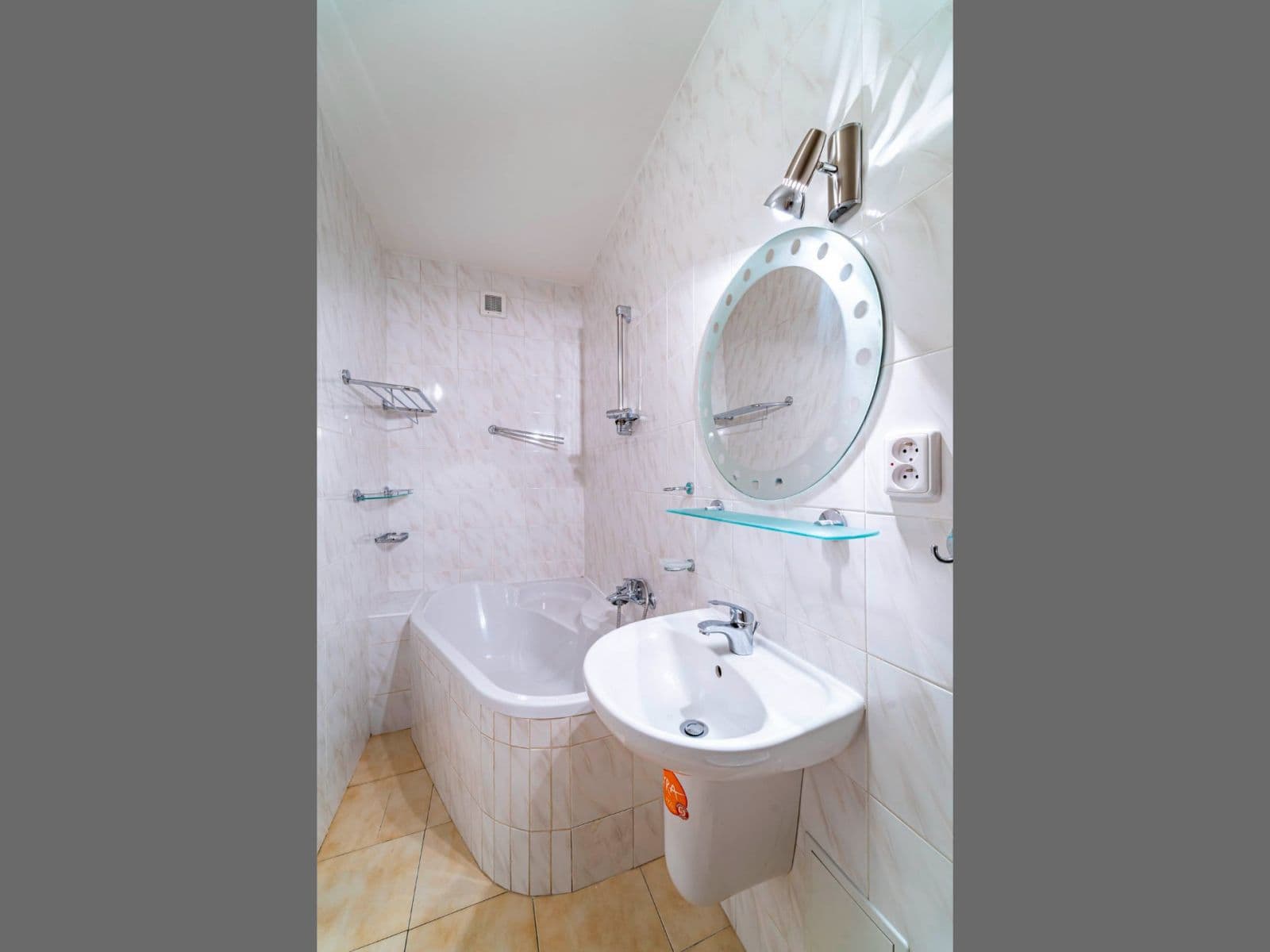 1 bedroom with open-plan kitchen flat to rent, 55 m², Braunerova, Prague, Prague 1 bedroom with open-plan kitchen flat to rent, 55 m², Braunerova, Prague, Prague